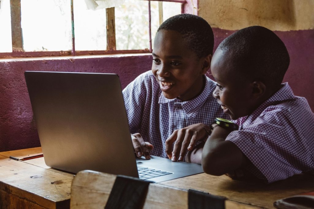 Educators Call for More Integration of Modern Technology in Teaching and Learning